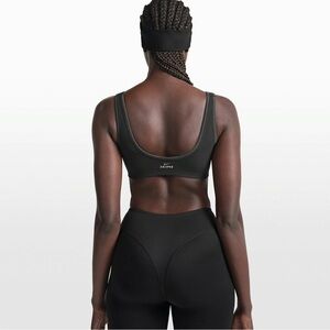 Nike skims ribbed seamless micro scoop bra